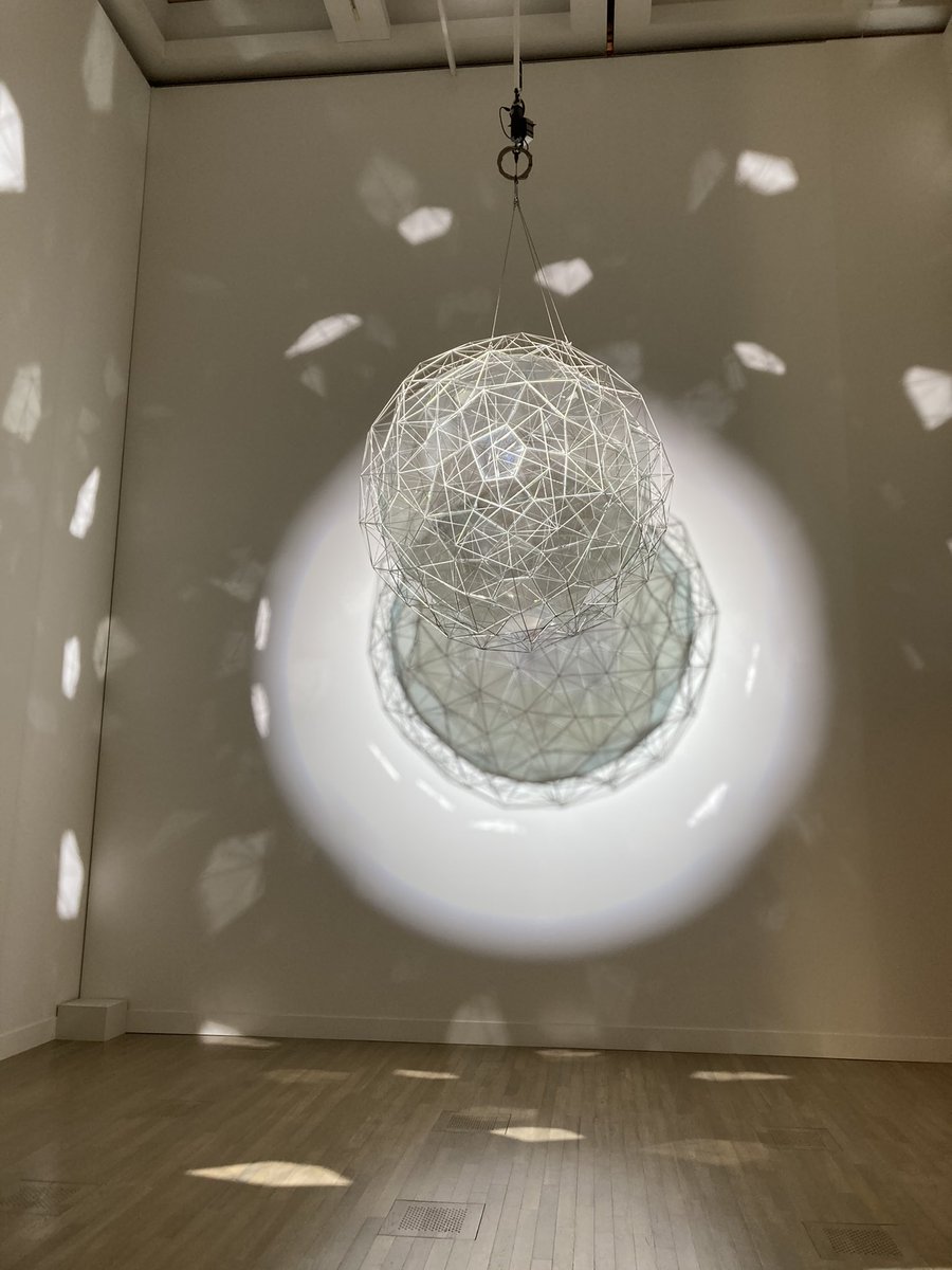 ichikas_sen's tweet photo. #テート美術館展
今日が最終日で大阪に巡回予定ですが、興味ある方ぜひ✨
草間彌生さんの作品は撮影出来ないですが、彼女の世界を体験させてくれる作品が面白かったです。

光の表現の絵画を観た後の空が何とも味わい深く、流れる雲を眺めるの心地よかったです♪ https://t.co/L3Yhy3dvIe