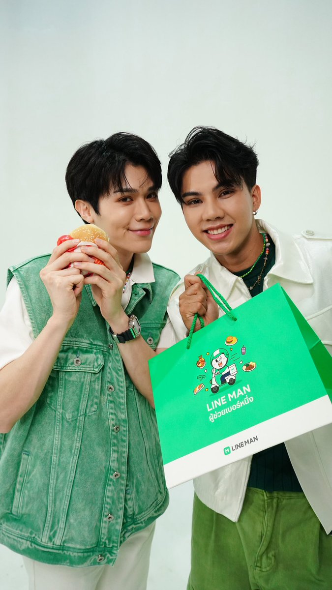 LINEMAN_TH's tweet photo. เรื่องกินไม่เคยยอมแพ้ แต่เรื่องรักแท้ต้องแพ้ให้เธอ อุ้ย เขินน้าา #ฟอร์ดพีท 💗

#LINEMANxBossNoeulVSFortPeat https://t.co/dUA13391ql