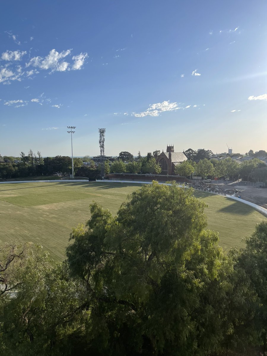 Couldn’t have asked for a better day to return home to Melbourne. What a beauty! Bring on Summer ☀️