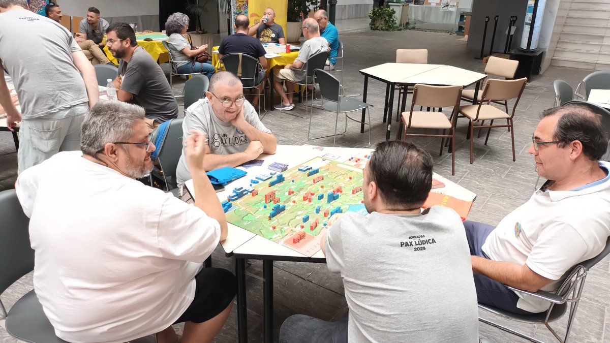 Partida de  #ElReyenelNorte tutorizada por @JornadasCMCM en las #PaxLudica2023 de este pasado fin de semana en Cádiz.

#EnjoytheHistory
#PlayWargames