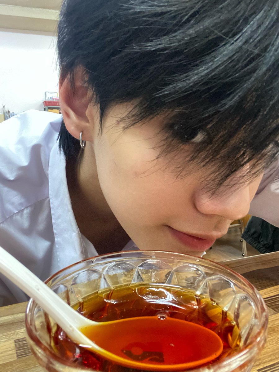 PEEMWASU_'s tweet photo. วันนี้ : 
ภีมมาทำแยมสตอเบอร์รี่กับไซรัปค้าบ https://t.co/iQWKwEnCUW
