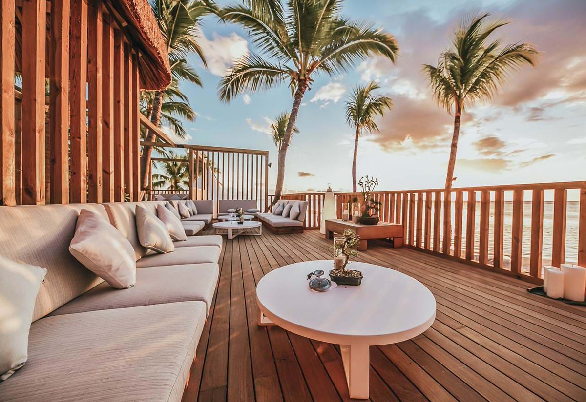 MiMundoTravel2's tweet photo. El @SugarBeachMru es un precioso hotel en la costa oeste de #Mauricio, en la zona con más vida nocturna. Playas de arena blanca, maravillosas puestas de sol, 3 piscinas, 3 restaurantes... https://t.co/UtmTS6OBKK