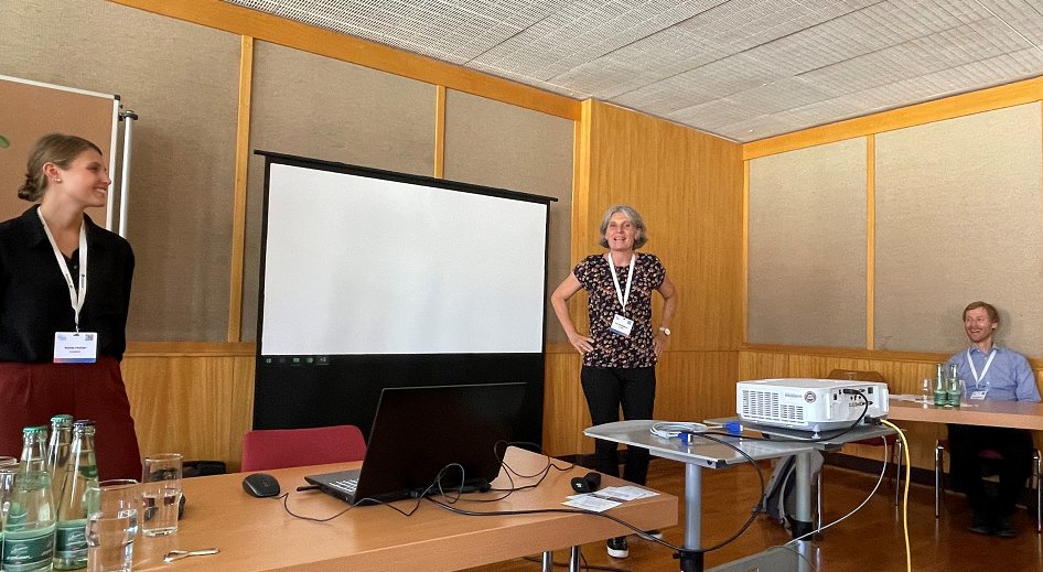 StefanEhrlich3's tweet photo. The joint conference of #DGESS & #DAG in #Gera was a true success - here the panel for our symposium on new participatory approaches in the treatment of eating disorders https://t.co/wtTls2FxAg