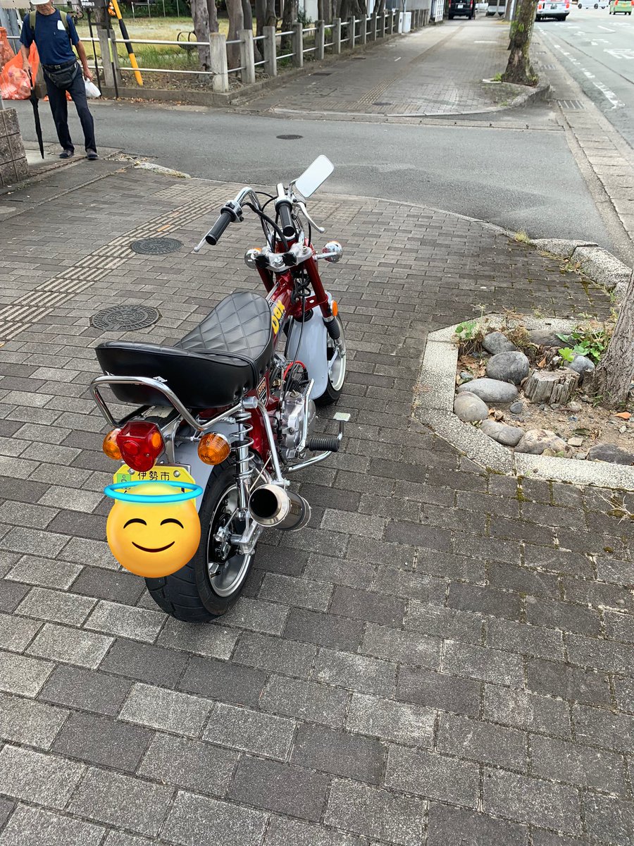 suke_42's tweet photo. A型モンキーのトップブリッジにしたからちょっと乗ったらガス欠😭

知り合いの車屋さんまで押して歩いたの恥ずかしかった😅

#ダックス50
#DAX50 https://t.co/Dn6IKS6m47