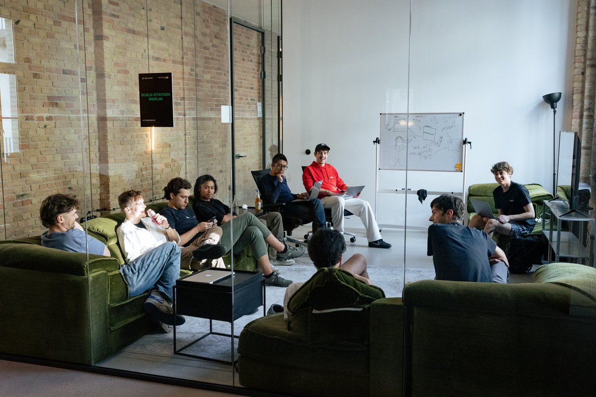 zCase_'s tweet image. GM everyone, good start into the week✨

we are opening the doors for the second week at #BuildStationBerlin very excited to see y‘all building for #HyperdriveHackathon 🏗️