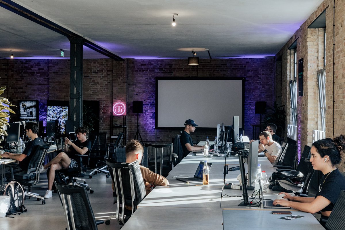 zCase_'s tweet image. GM everyone, good start into the week✨

we are opening the doors for the second week at #BuildStationBerlin very excited to see y‘all building for #HyperdriveHackathon 🏗️