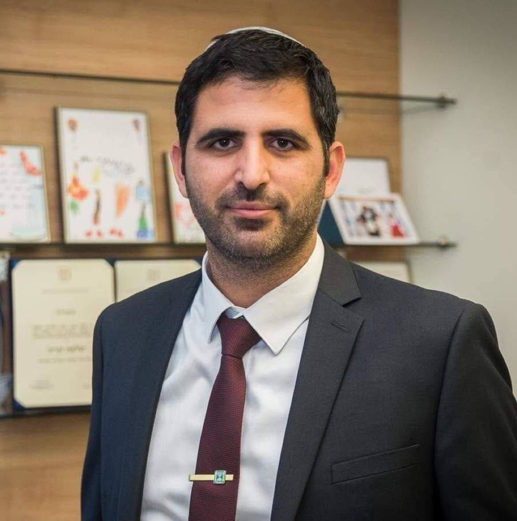 توجه معالي وزير الاتصالات السيد شلومو كارعي الى الرياض اليوم على راس وفد يضم أعضاء كنيست ومسؤولين اخرين للمشاركة في مؤتمر البريد الدولي المنعقد هناك.
ويشار الى ان الوزير كارعي هو ثاني وزير إسرائيلي يزور #العربية_السعودية في زيارة رسمية.  🇮🇱🕊🇸🇦
<a href="/shlomo_karhi/">🇮🇱שלמה קרעי - Shlomo Karhi</a>