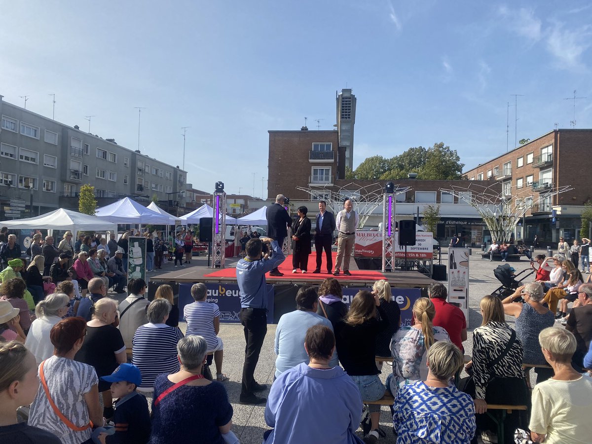 Beaucoup de monde ce week-end pour le défilé organisé par Maubeuge Shopping ! 👏

Un grand bravo à l’ensemble des commerçants participants, aux personnes qui ont défilé et évidemment aux organisateurs pour cette première édition en extérieur réussie ! 🤝