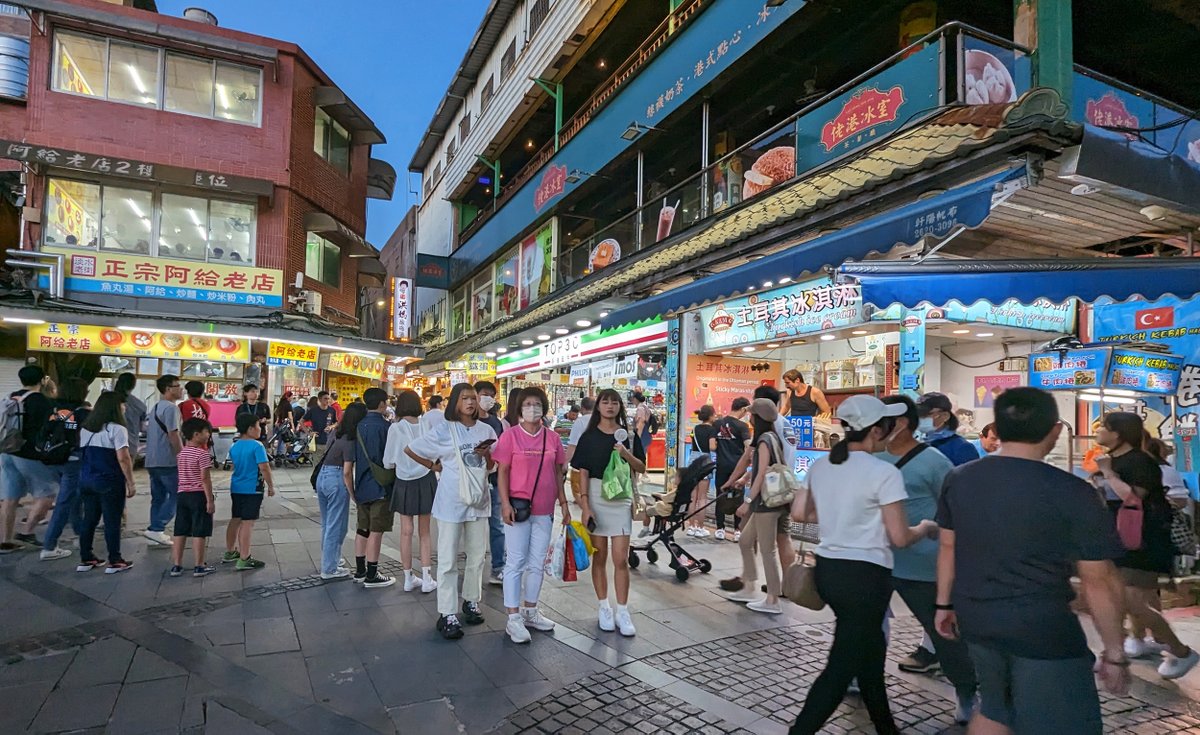 WandererTaiwan's tweet photo. ★看影片:https://t.co/ZtSg0w8rxE
新北淡水老街與金色水岸。
Tamsui Golden Riverside → Tamsui Old Street (New Taipei City)
#淡水老街 #Tamsui #淡水 #老街 #新北 #NewTaipei #金色水岸 #Danshui #淡水河 #Taiwan #台灣 #台湾 https://t.co/I3eCkRPhos