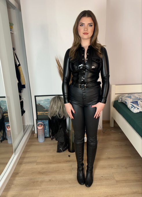 Wish you great monday 😘🔥 https://t.co/LQhKo5nWlp