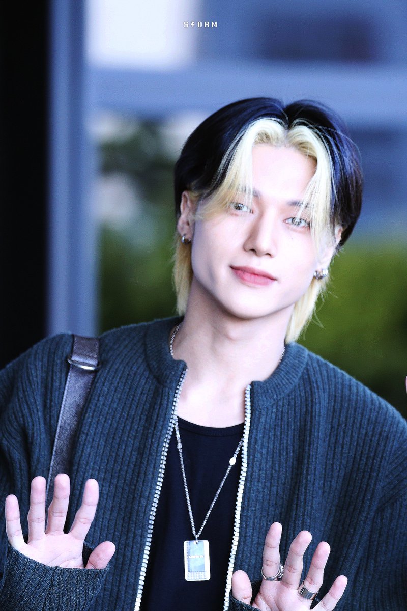feel_the_storm's tweet photo. 231002 김포 출국
#에이티즈 #우영 
#ATEEZ #WOOYOUNG https://t.co/REfhUzYiFL