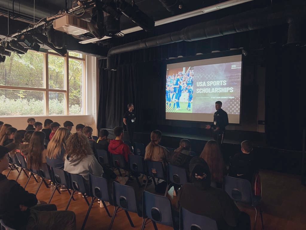 Massive thanks to Tom and Wilf from @219Sports_ for visiting the <a href="/coleggwent/">Coleg Gwent</a> BGLZ campus to discuss sport scholarship opportunities in the USA with our learners

#Opportunities #USA
