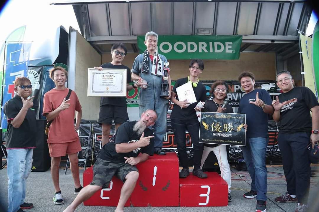 FormationRacing's tweet photo. チームでスライダーズに参加してきました!
皆様お疲れ様でした😁
FORMATIONとして、スライダーズクラス優勝🏆
個人で、バビリード賞、ドリフト駐車クラス優勝しました!
これからもチームでイベントも出ていきますので、よろしくお願いします🙇♂️
#スライダーズ #FORMATIONRACING #FORMATION活動記録 https://t.co/x0s0Zj2s3P