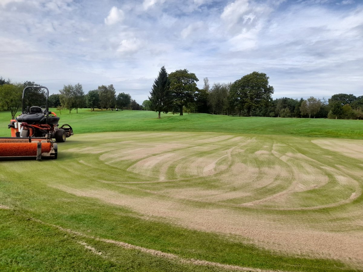 7 greens topdressed and brushed in before rain. weather looks good Tuesday onwards 🤞😁👍 @tombutcher2 
@tommymania 
@andyaitkens74 
@Cleoburygolf 
@Adam_Terralift 
@terralift 
@dpaingolf 
@WilliamTerralif