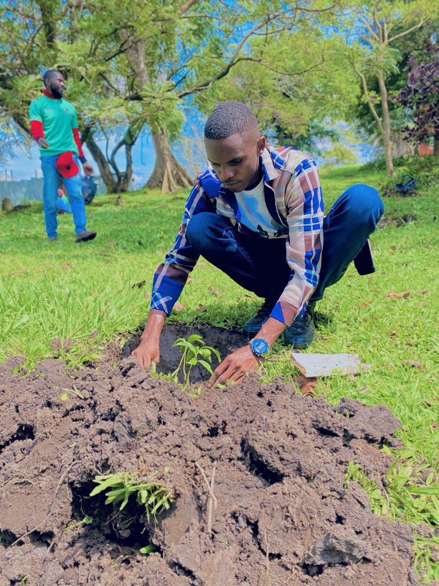mosesforclimate's tweet photo. Let's make a commitment to be environmentally conscious and ignite our passion for protecting our precious planet through different forms of ACTION!

It starts with small steps: reduce, reuse, recycle, plant a tree, minimize waste and many more. https://t.co/ICQd2ntTYW