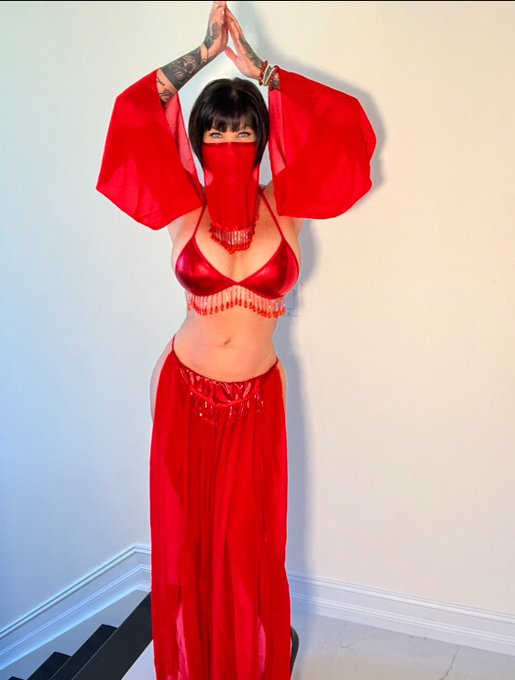 Halloween Month. Photo 1 or 2? 🎃😈👻💀🤠🤡 #Genie  #3Wishes #Halloween #Costume https://t.co/JnlIsZ4XGQ<a href="/tag/genie"class="tags">#Genie</a><a href="/tag/costume"class="tags"><span>#costume</span></a><a href="/tag/halloween"class="tags"><span>#halloween</span></a><a href="/tag/3wishes"class="tags"><span>#3wishes</span></a>