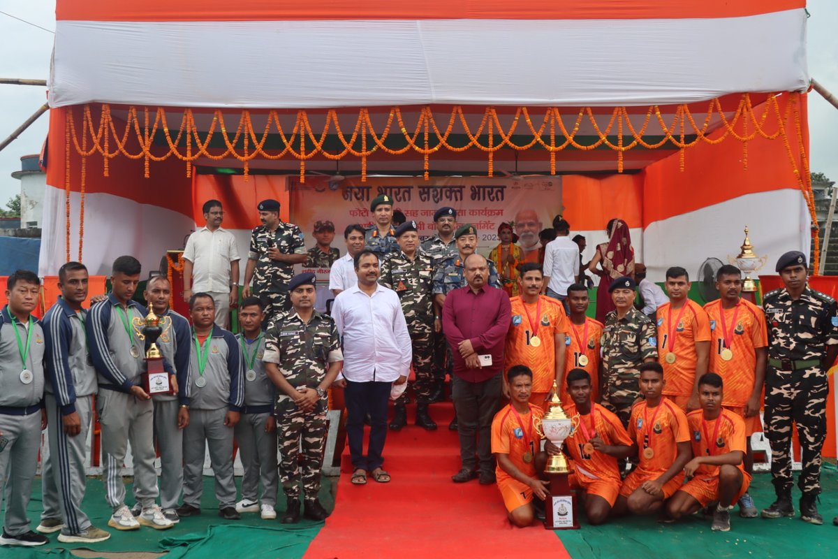 52bnssb's tweet photo. दिनांक 02/10/2023 को 52वीं वाहिनी सशस्त्र सीमा बल, अररिया तथा केन्द्रीय संचार ब्यूरो, पटना द्वारा संयुक्त रूप से संचालित तीन दिवसीय “नया भारत सशक्त भारत” विषय पर जन-कल्याणकारी फोटो प्रदर्शनी व “शहीद नीरज छेत्री वॉलीबॉल टूर्नामेंट” का समापन किया गया| #ssbfhq https://t.co/kiWQ3DBSxa