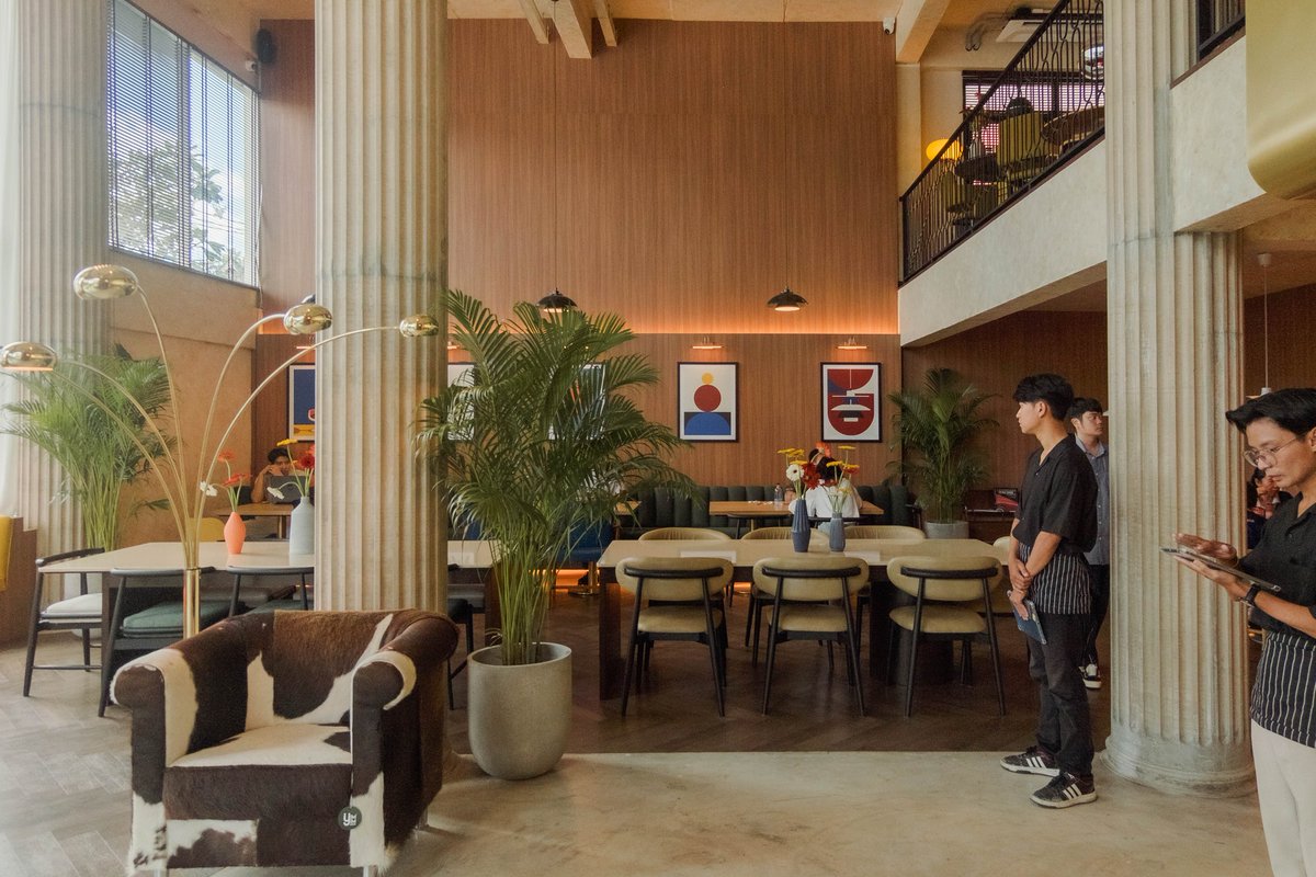 Champ_nitirak's tweet photo. The haus 224 new cafe in Chiangmai.
.
คาเฟ่เปิดใหม่ ย่าน ศรีภูมิ  ร้านมีครบทั้งเครื่องดื่ม และอาหาร 
.
> เครื่องดื่ม ราคาเริ่มต้น 70 บาท 
เปิดทุกวัน 9.00-21.00 น.
📍 : ประตูช้างเผือก ในซอย ข้างสนามฟุตบอลหญ้าเทียม

#รีวิวเชียงใหม่ #คาเฟ่เชียงใหม่ @tiewchiangmai @reviewchiangmai https://t.co/DRcV62R1ZL