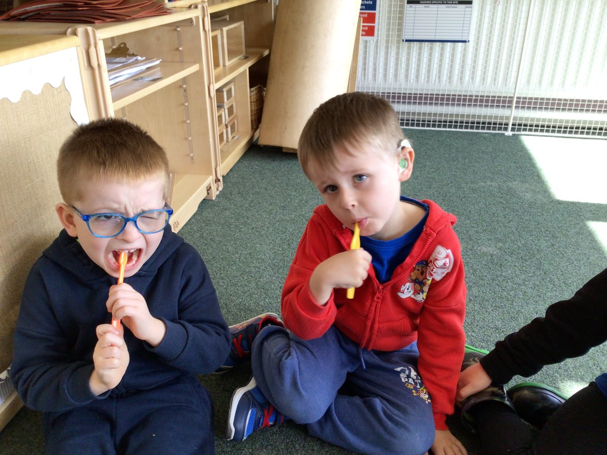 NurserySmos's tweet image. 🦷🪥 Exciting news from the #AssessmentClass! They are deep-diving into the world of oral hygiene and mastering the Toothbrushing routine. These little learners are building the foundations of a healthy smile, one brush at a time! #OralHealthMatters #LearningThroughExperience