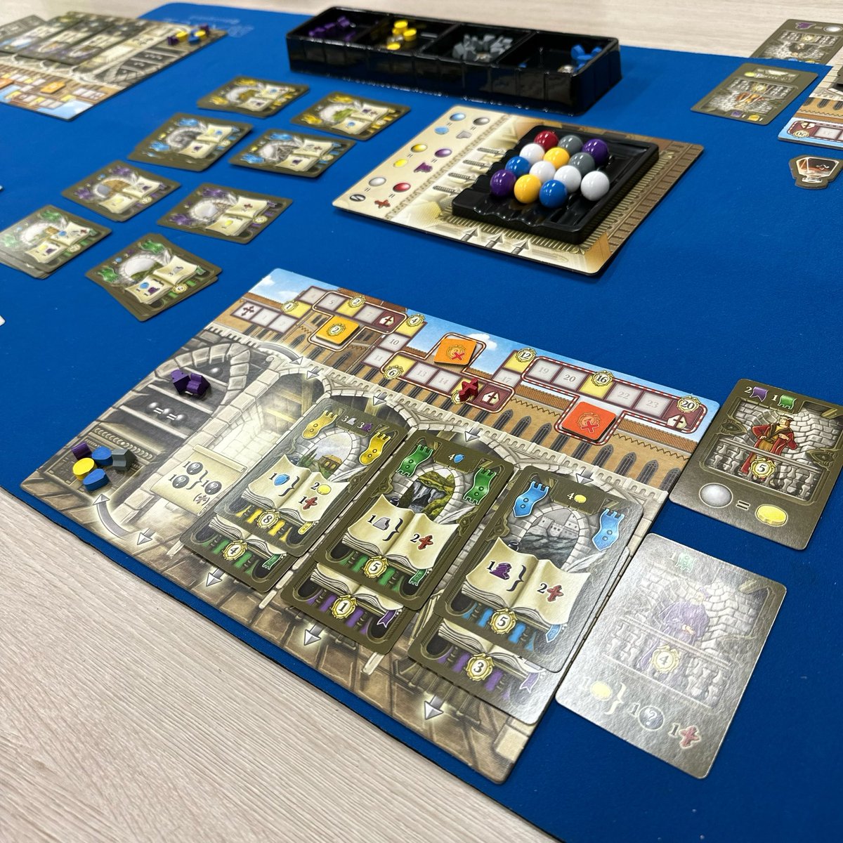 makipapa's tweet photo. 地元ボドゲ会。 #テラノヴァ はテラミスティカの簡易版とは言うけれど十分これで面白い陣取り領地拡大ゲームでした。BGAで(アルファ版来てます)復習復習!
#boardgame
#terranova
#mastersofrenaissance
#fasanerie
#katzenjammerblues
#botswana
#hanabi
#UPGS部会 #154th
#UPGSS #urawa https://t.co/ahnkBp1If7