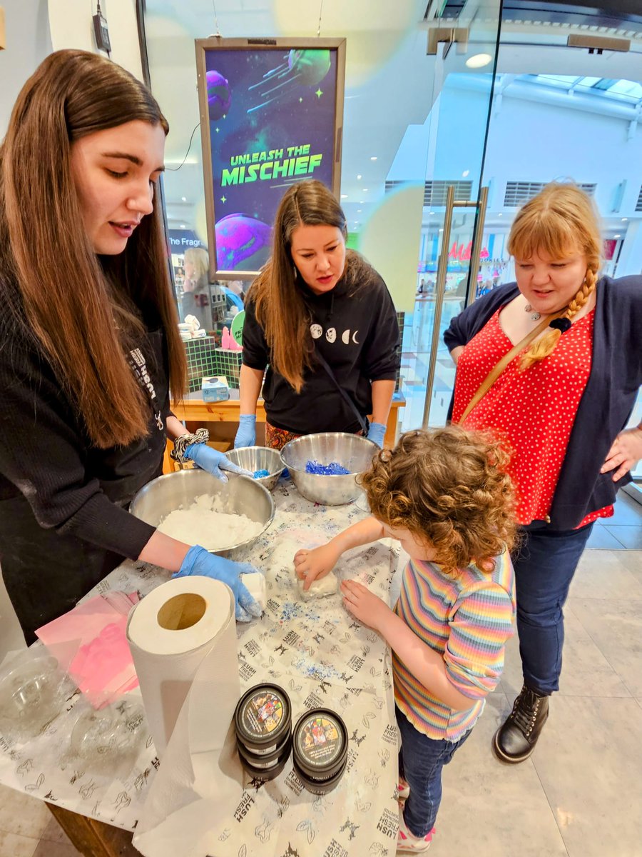 Had a lovely time on Saturday, helping customer's make ghost bath bombs and promoting the Cheyne Gang Charity at the Lush charity pot stall. This wee customer is my niece who came along to support! #SingToBreathe #MakesLinks