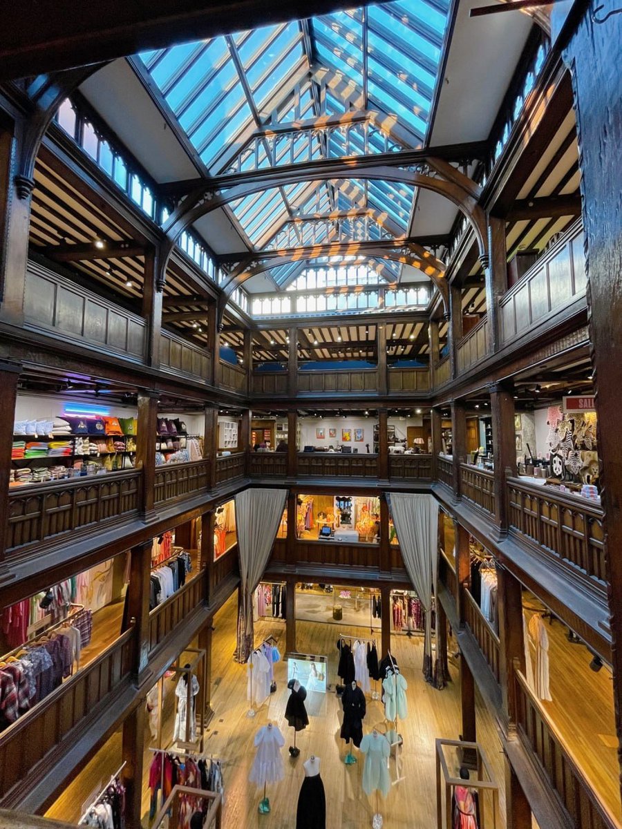 When you come to London, you should visit the most beautiful grocery store in London, it will amaze you so much, you will see a variety of beautiful designs and architecture