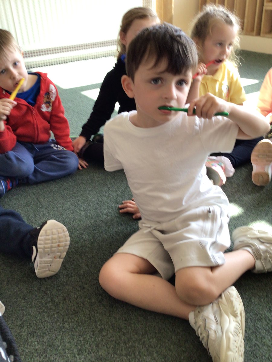 NurserySmos's tweet image. 🦷🪥 Exciting news from the #AssessmentClass! They are deep-diving into the world of oral hygiene and mastering the Toothbrushing routine. These little learners are building the foundations of a healthy smile, one brush at a time! #OralHealthMatters #LearningThroughExperience