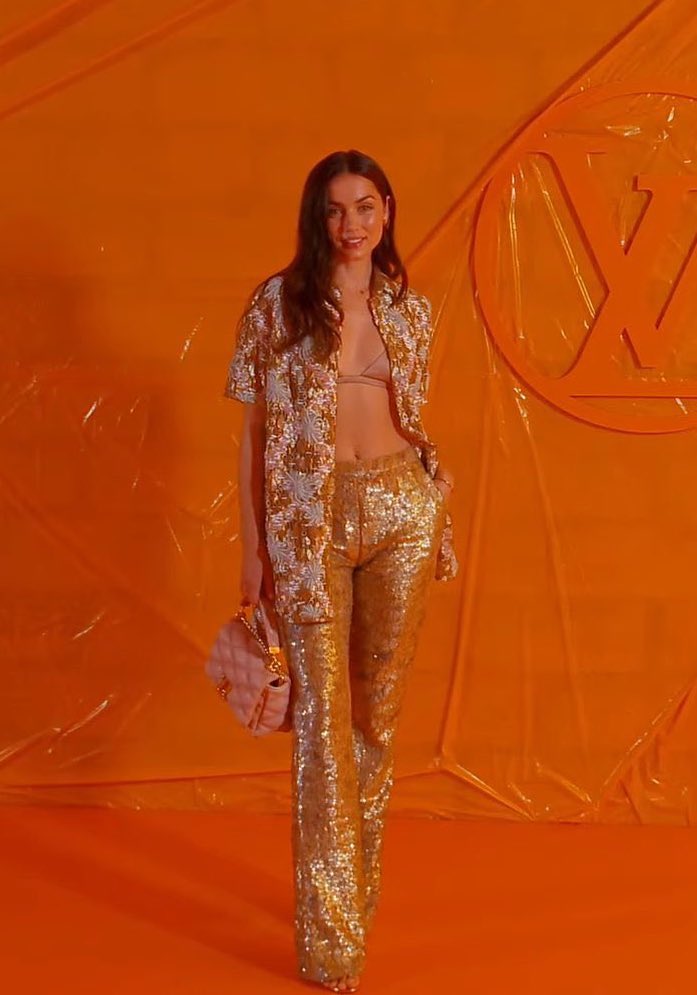 Ana De Armas Was Gilded In Gold With A Resort Wear Vibe For Louis Vuitton  Show At Paris Fashion Week