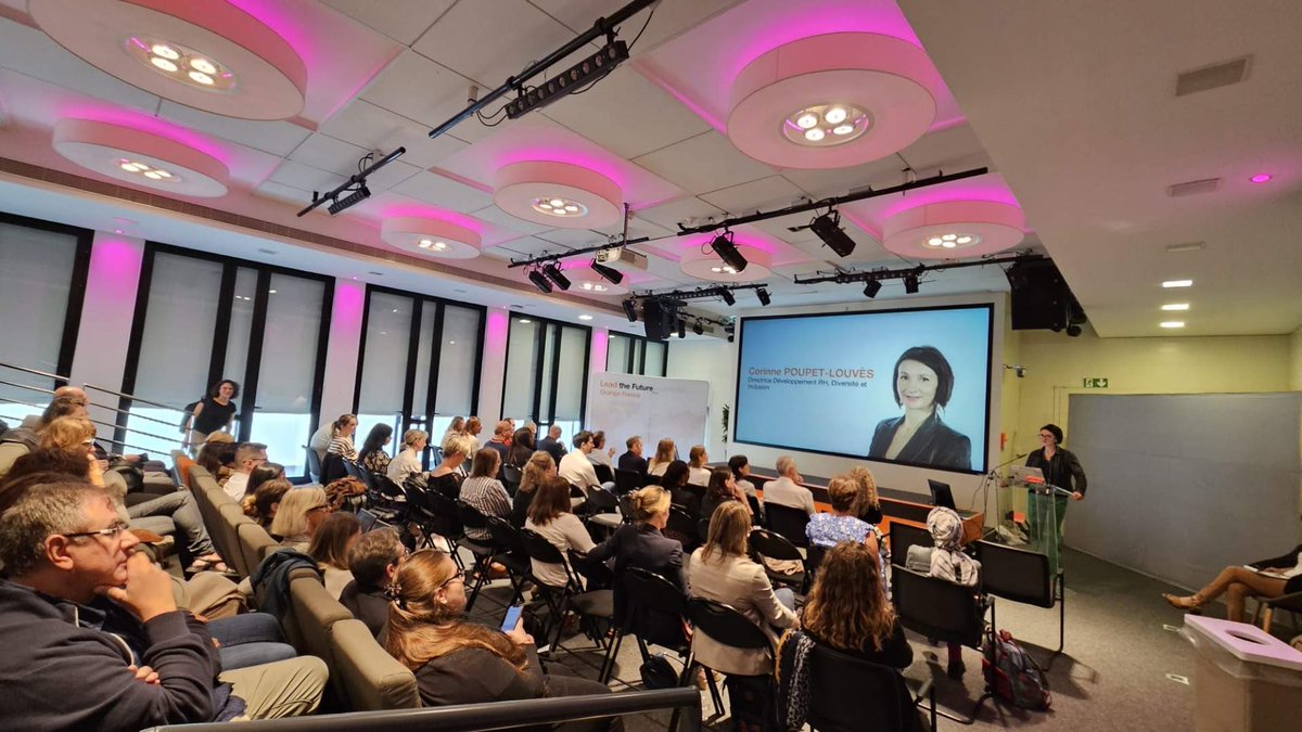 PoupetLouves's tweet image. Lancement du nouveau programme Oser au féminin @Orange en France, pour accompagner les femmes dans leurs projets et parcours professionnels. #diversité#inclusion, ⁦@verobacques⁩ ⁦@DPouponneau⁩
