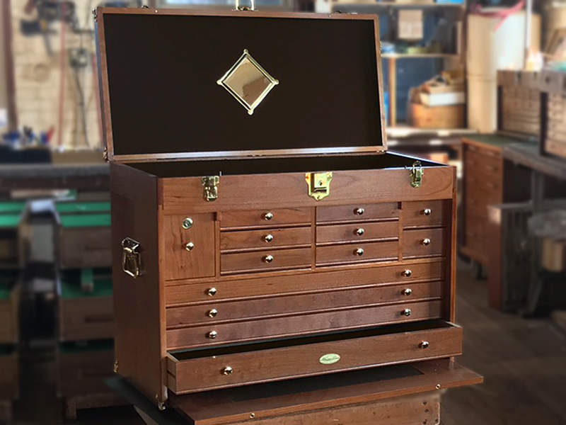 GerstnerUSA's tweet photo. The 2613 Pro-Series Chest- Our largest chest. If you have a big collection of tools or treasures, trust it to a pro. It’ll protect your best tools dependably for many, many years to come. https://t.co/6IGqlA0rhG
#gerstnerusa #madeinusa #craftsmanshiplives https://t.co/pZkO9R4W3R