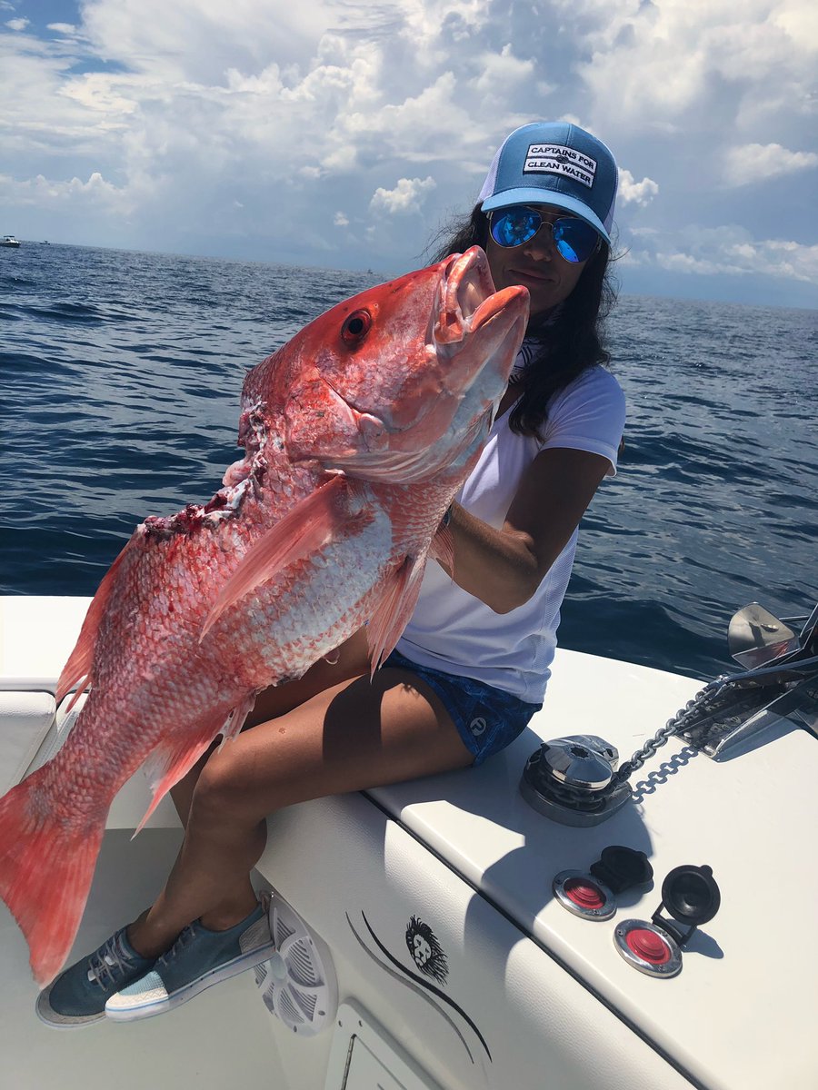 Sara_Salt_'s tweet photo. Heartbreaking π Do you cut around the affected areas or just toss the whole fish? #sharkbite #gottaxed #fishingproblems #americanred https://t.co/gIvbNULtWZ