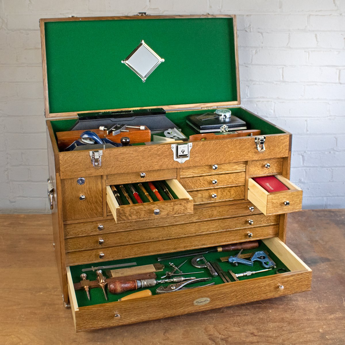 GerstnerUSA's tweet photo. The 2613 Pro-Series Chest- Our largest chest. If you have a big collection of tools or treasures, trust it to a pro. It’ll protect your best tools dependably for many, many years to come. https://t.co/6IGqlA0rhG
#gerstnerusa #madeinusa #craftsmanshiplives https://t.co/pZkO9R4W3R