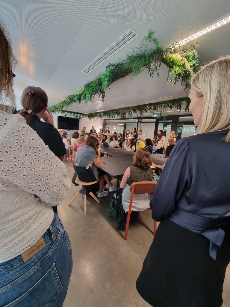 LorraineCurham's tweet photo. "People at the table with unpopular opinions are important", Helene Falchier &amp; @PippaLamb lead on 'Runway the hard way: Growth v Potential'. Can you have both? 

It's not 2021 anymore. That means firing, stretching runway, reopening rounds...
#wvc23summit https://t.co/V1g0y6gQZG