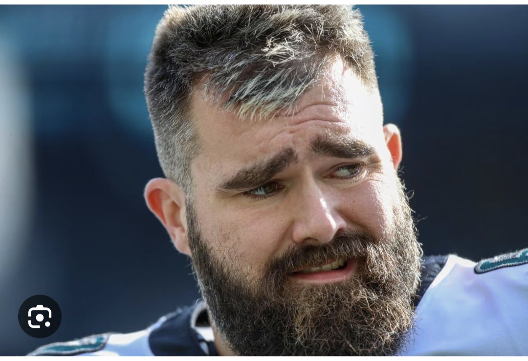 PCShannonG's tweet photo. Looks like @Kenking18955556 and @JasonKelce are putting Centers on the map๐๐คฃ I predict there's about to be a big push for Mamas boys to be big, burly funny guys right smack in the middle of it all. #51 #boymom #bhspirates #boysinblue #fridaynightlights #newheights https://t.co/5rBPa9aGyC