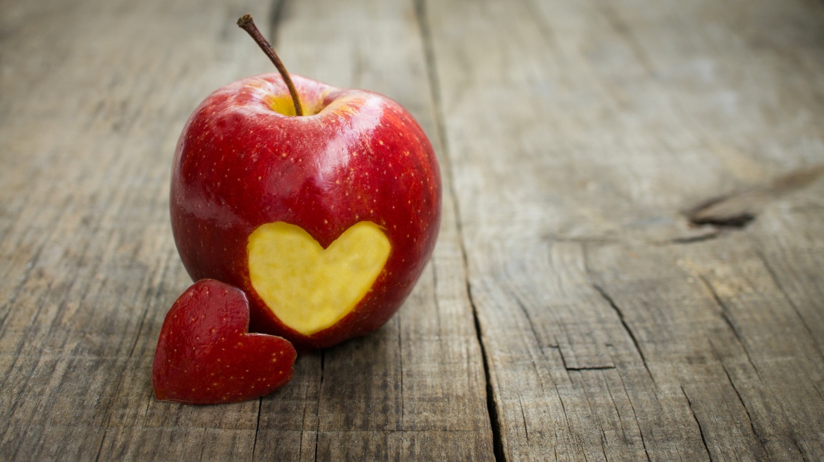 An apple a day for diabetes? Dive into the delicious details of apples and their impact on blood sugar. Spoiler alert: they're a healthy choice, packed with fiber and antioxidants. 
bit.ly/3ugmTmp
#Diabetes #HealthyChoices #Nutrition