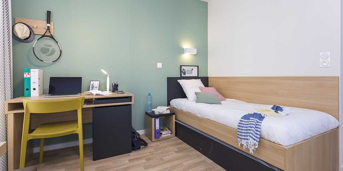 ImmoJeune's tweet photo. [Coup de coeur ❤] #Nantes #Offre #LogementEtudiant #ResidenceEtudiante #Immo Etudiant à Nantes et vous cherchez un logement ? Découvrez cette offre incroyable 🤩 et déposez votre candidature ici --> https://t.co/pPf3iUrJu7 https://t.co/75u83zlpYP