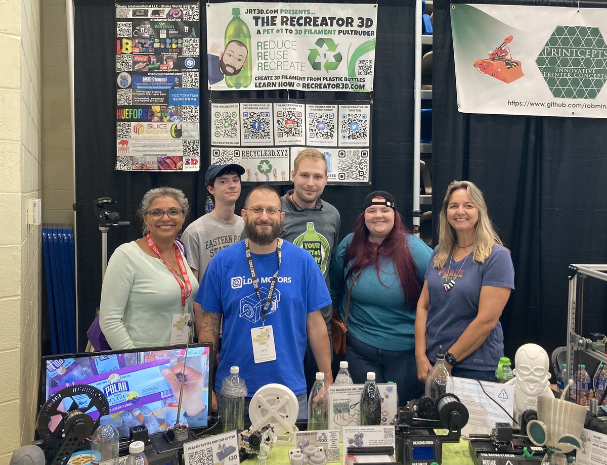 joshuartaylor's tweet photo. @mooklepticon @EastRepRapFest I had several community members as well my fiancé helping out! Had me feeling super humbly blessed. Chris my discord  admin brought his college’s #3dprint club and helped immensely. As well as Doc @SarraceniaMason had some space at our second table for his workshop presentation! https://t.co/qkPJ6VJifS