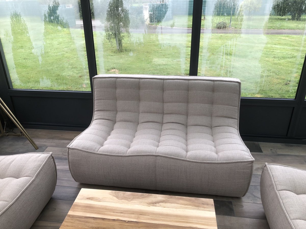 CedricLSN's tweet image. Livraison de canapés et table basse, chez des nouveaux et forts sympathiques clients ! #canapé #tablebasse #assise #meuble #mobilier #ameublement #teck #lamaisonduteck #déco