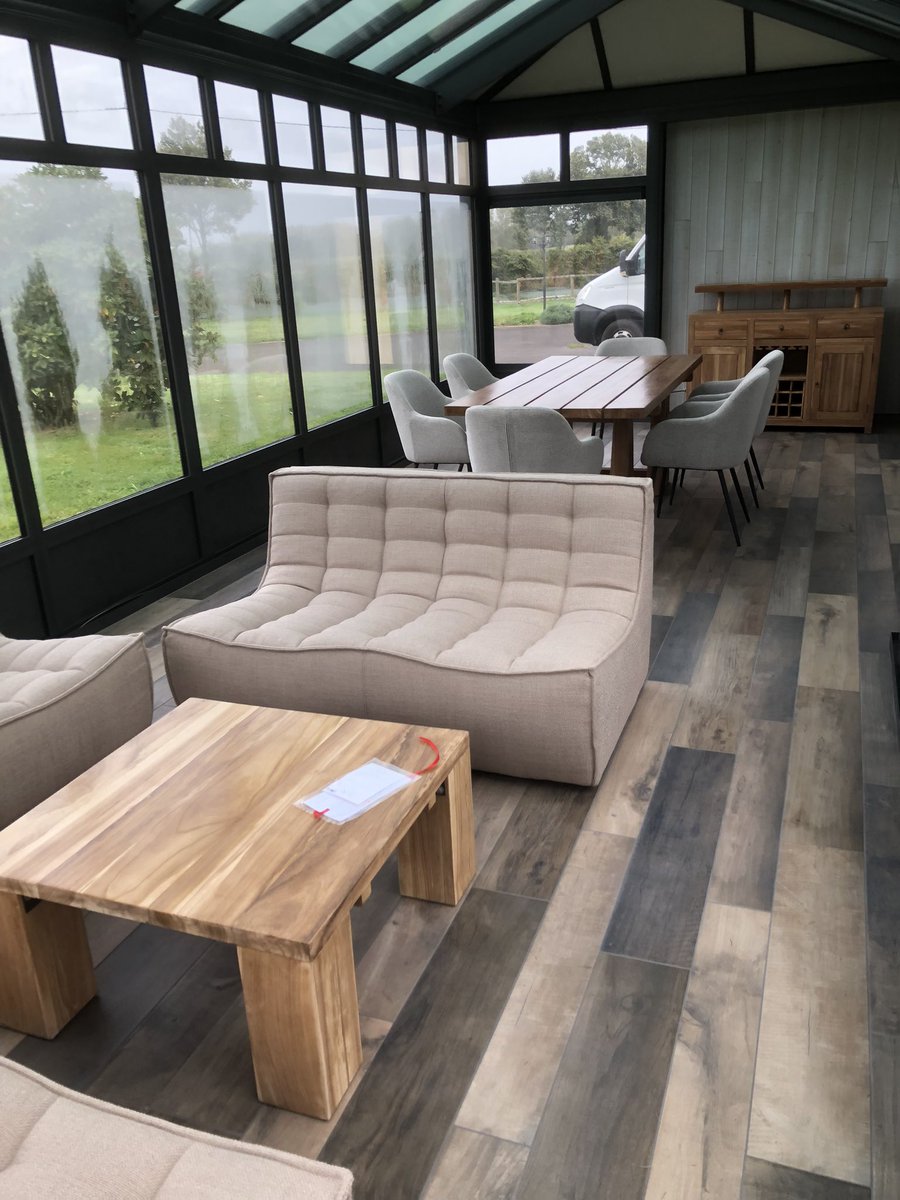 CedricLSN's tweet image. Livraison de canapés et table basse, chez des nouveaux et forts sympathiques clients ! #canapé #tablebasse #assise #meuble #mobilier #ameublement #teck #lamaisonduteck #déco