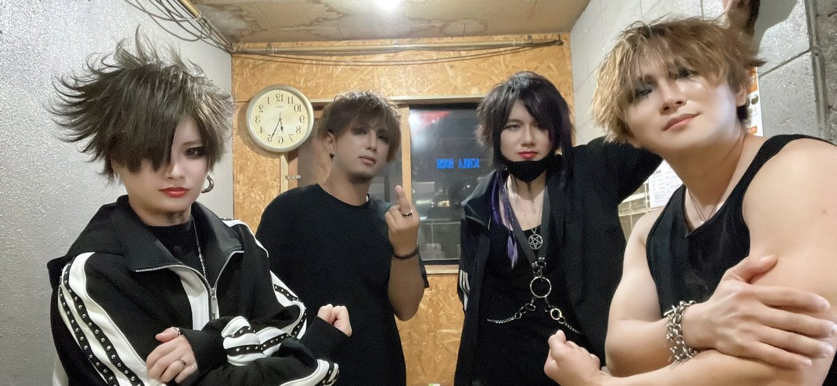 sc4a5grozZLDaQl's tweet photo. 9月30日Things to doお疲れ様でした(((o(*ﾟ▽ﾟ*)o)))
誘って頂いたMad Screaming≒Educationさんありがとうございますm(_ _)m
フル機材で挑めなかったのが悔やまれる(´・ω・｀) https://t.co/9dESYwjjUL
