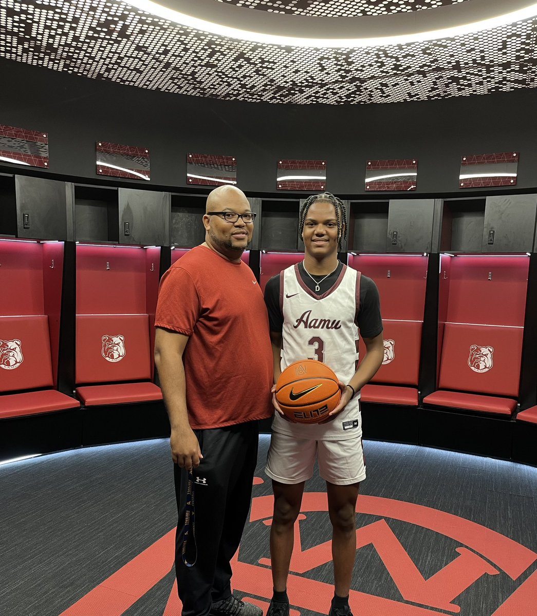 Desmond_2025's tweet photo. I had a great time this weekend at Alabama A&amp;M homecoming week @Bulldogs_Hoops @coachcalic @RodBjr #HBCU #notcommitted https://t.co/MM1FEydHMW