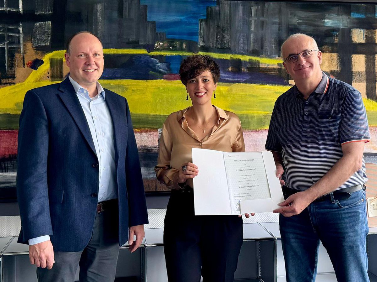 Kasanmascheff Lab (@kasanmascheffl) on Twitter photo It is official: I am promoted to a professor! I would like to thank all the people starting with my family and my group members. Also my colleagues in our department <a href="/TU_Dortmund/">TU Dortmund</a> and <a href="/SolvationSci/">Solvation Science</a> for the immense support. Wait for more exciting science 🎉 It is official: I am promoted to a professor! I would like to thank all the people starting with my family and my group members. Also my colleagues in our department <a href="/TU_Dortmund/">TU Dortmund</a> and <a href="/SolvationSci/">Solvation Science</a> for the immense support. Wait for more exciting science 🎉