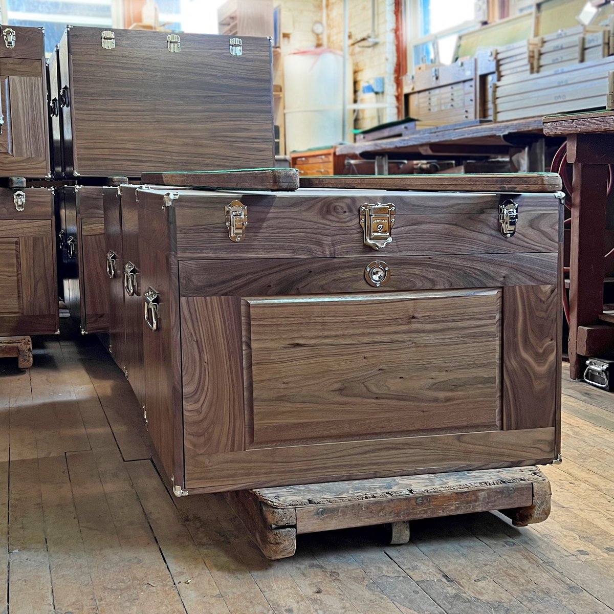 The 2613 Pro-Series Chest- Our largest chest. If you have a big collection of tools or treasures, trust it to a pro. It’ll protect your best tools dependably for many, many years to come. bit.ly/3tYcXPt
#gerstnerusa #madeinusa #craftsmanshiplives