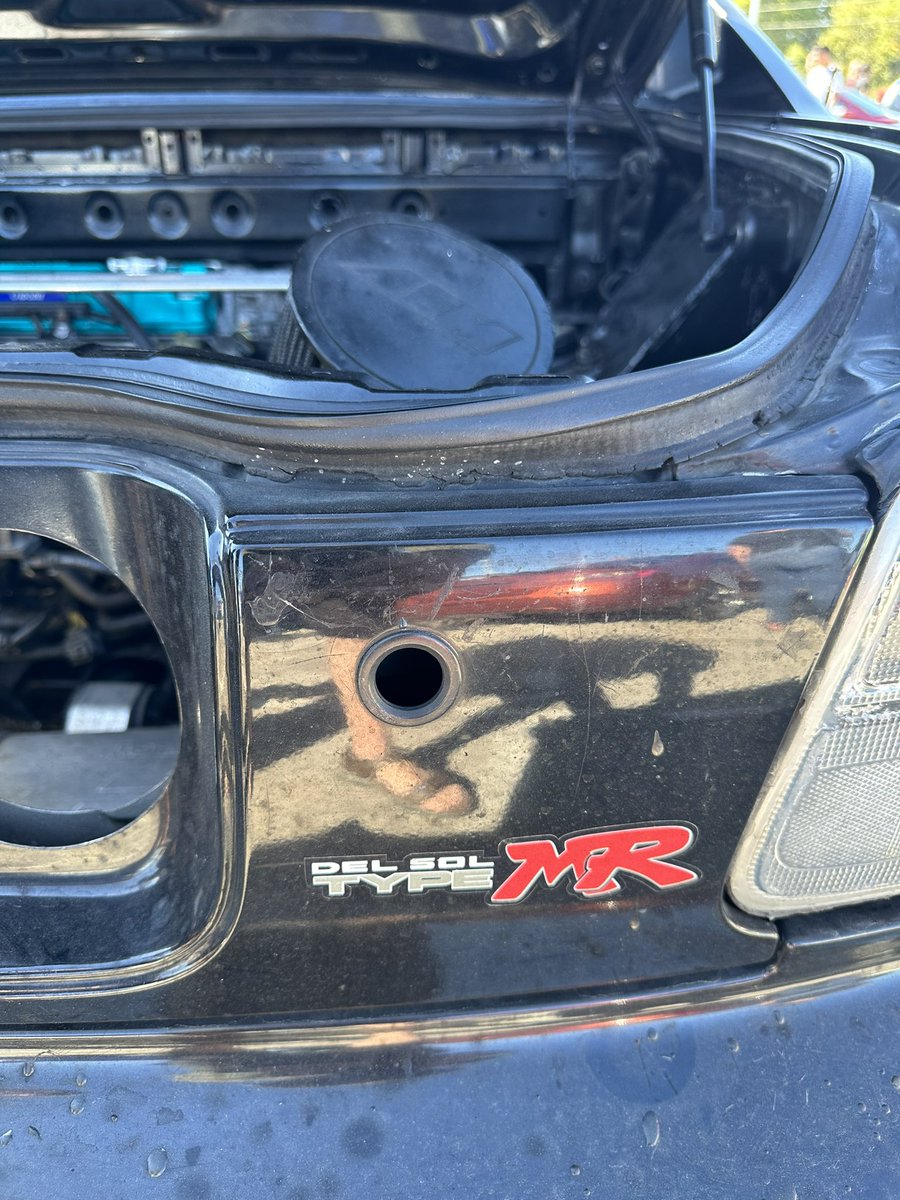 EricTheCarGuy's tweet photo. I love seeing unique builds like this Del Sol. It just proves you’re only limited by your imagination. And your budget. #delsol #kswap #hondameet #honda #uniquebuilds #ericthecarguy https://t.co/ETN5ObN2J5