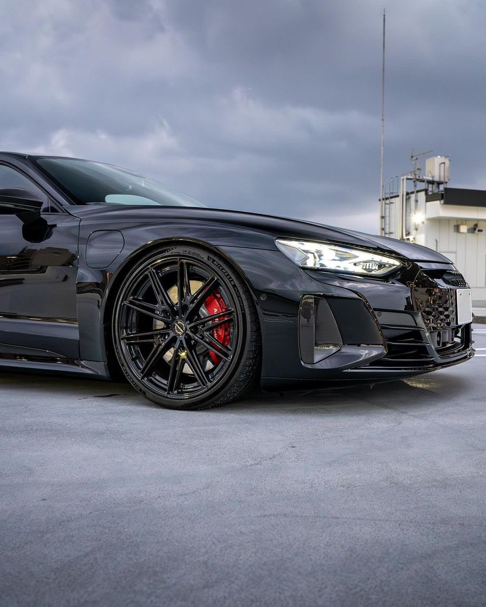 bondmediacrew's tweet photo. e-tron GTカッコイイよね😆
#mvforged https://t.co/0qnRe6jH78