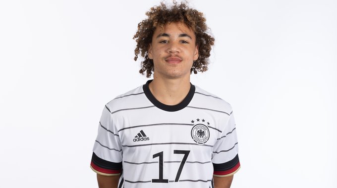 Do_Jugend's tweet photo. DFB U19
Für die erste EM-Qualifikationsrunde in Polen wurde Rafael Lubach nominiert.

Auf der Abrufliste ist Leonardo Posadas.

Es geht gegen Kasachstan(11.10.2023), Nordmazedonien(14.10.2023) und Polen(17.10.2023).

#DFB #DFBU19
#BVB #BVBU19

https://t.co/rwHECnKaRY https://t.co/GHnSkDwuKT