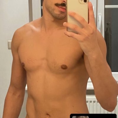 سالب ومكان tweet media