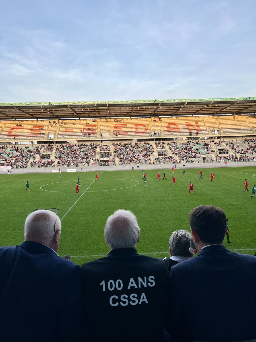 boris_ravignon's tweet image. Retour sur ce week-end riche en événements sportifs durant lequel le terrain fétiche de l’emblématique stade Dugauguez a repris vie à l’occasion de la rencontre entre #Cheveuges et le #CSSA, qui s’est tenue ce samedi, pour le 4e tour de la #CoupedeFrance. ⚽️

Les sedanais se sont…