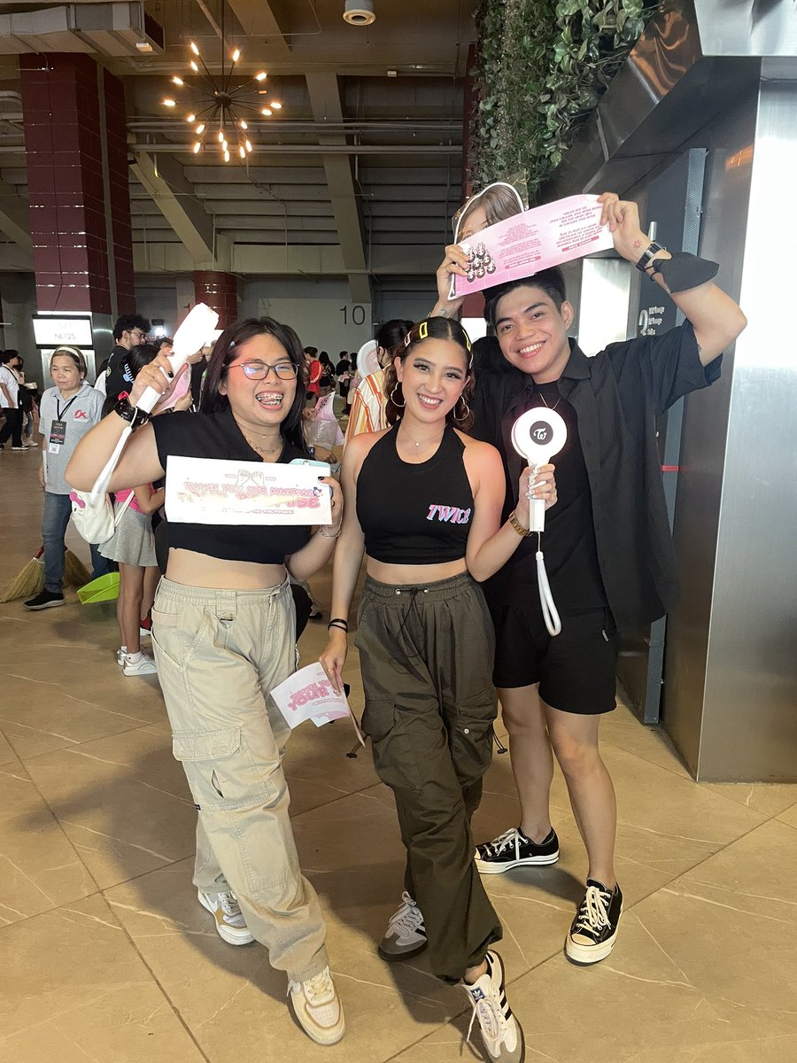 piinytoin's tweet photo. my davao friends 😭🤚 kylne i hope na surprise tika!!!!!! EMZHAHAHAHAHAH https://t.co/hacJ5Ux7IJ