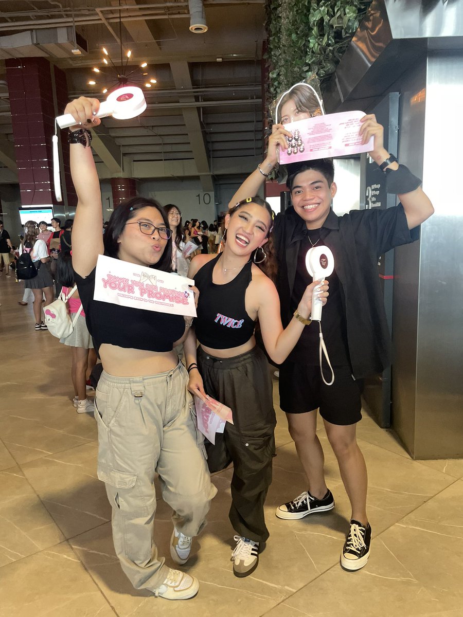 piinytoin's tweet photo. my davao friends 😭🤚 kylne i hope na surprise tika!!!!!! EMZHAHAHAHAHAH https://t.co/hacJ5Ux7IJ